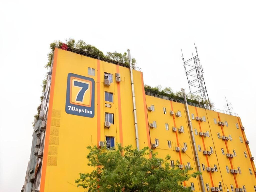 7 Days Inn Chengdu Sichuan University South Railway Station Luaran gambar
